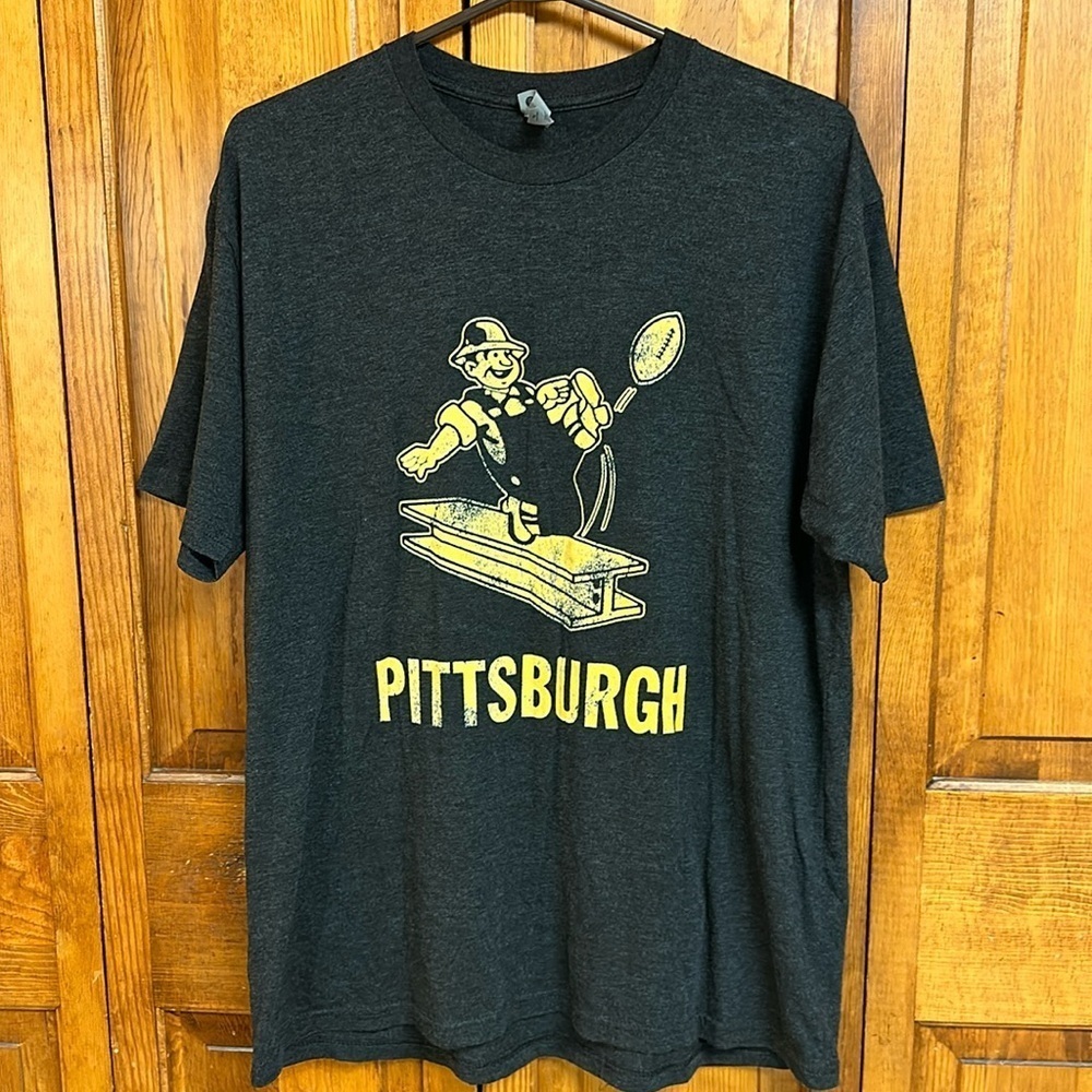 Next Level Apparel Pittsburgh Football Graphic Shortsleeved Tee XL